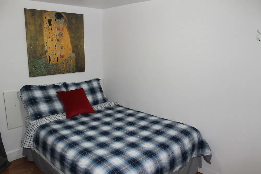 Adib Apartments 224 Woodroffe Ave Ottawa 0*,  Kanada